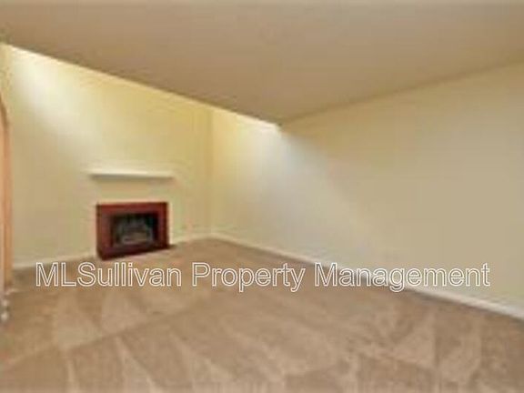 3rd image of 4101 Five Oaks Dr Unit 29
