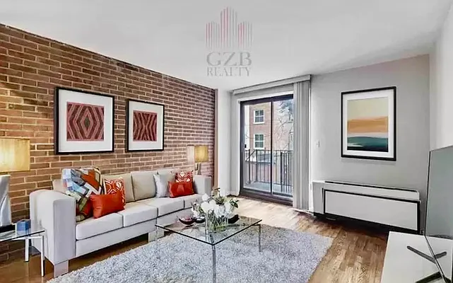 Rented by Avenues Real Estate | media 8