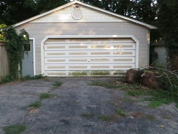 3rd image of 2315 Brown St
