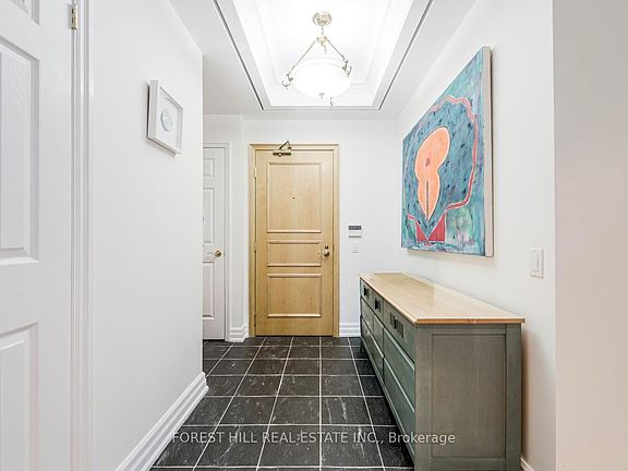 4th image of 38 Avenue Rd #305