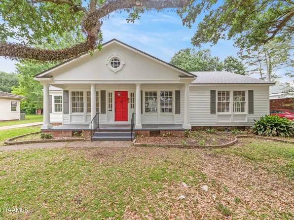 210 Country Club Dr, New Iberia, LA 70563