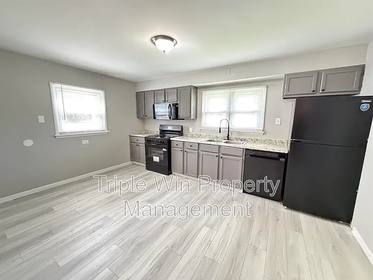 9739 Balboa Dr — Photo 12