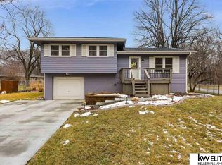 8769 Browne St, Omaha, NE 68134