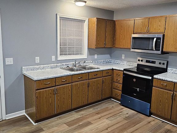4th image of 4215 Ellis Avenue