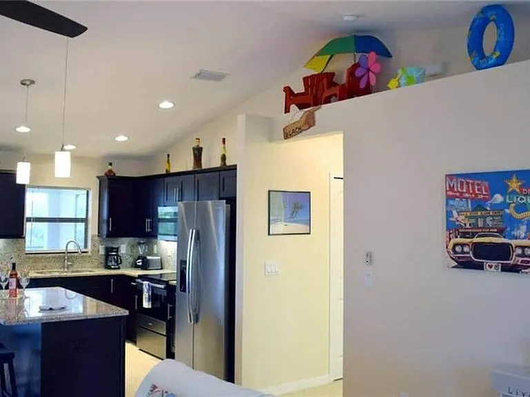110 SW 20th St — Photo 16