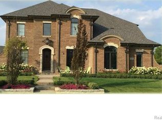 834 Southwick Ct, Oakland, MI 48363