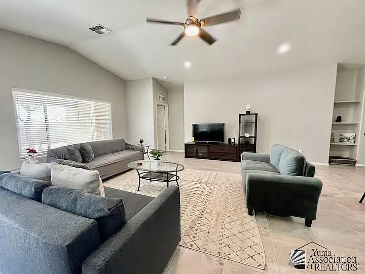 3753 W 37th Pl — Photo 3