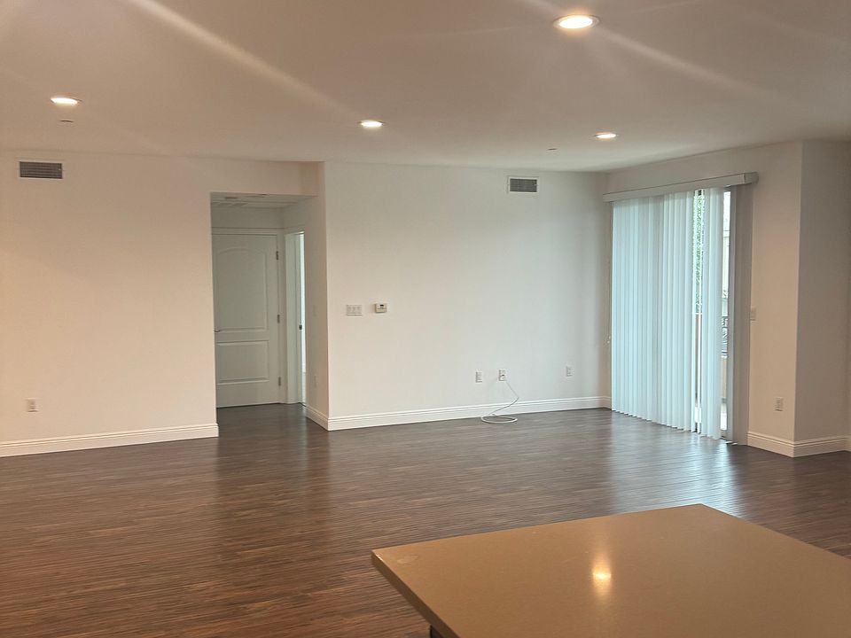 1st image of 10830 Kling St Unit 201