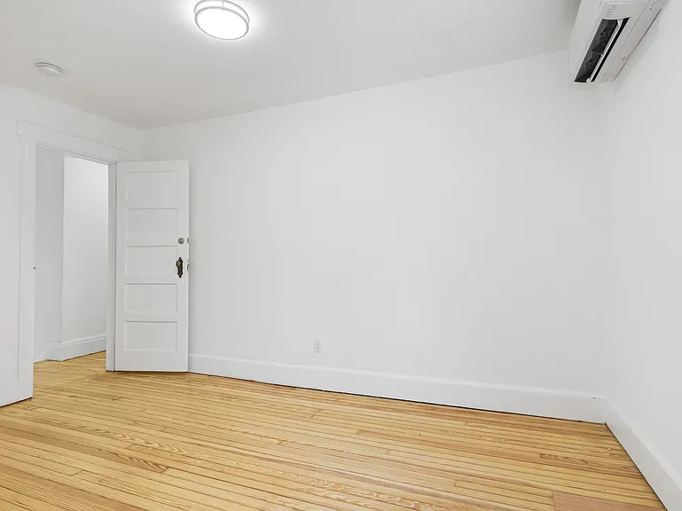27 5th St #2 — Photo 7