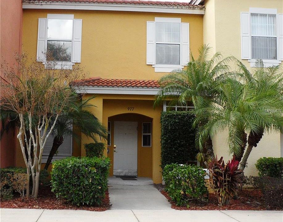 1st image of 977 Park Terrace Cir