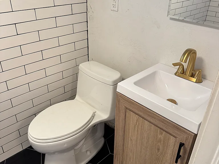 1881 E 2100 S — Photo 13