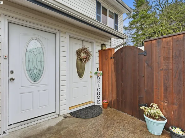 28740 SW Parkway Ave APT D2, Wilsonville, OR 97070