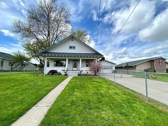 3rd image of 206 S Lawrence Cir