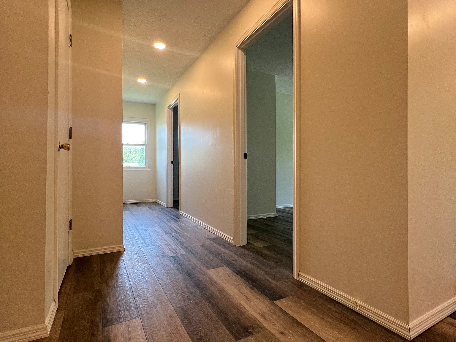 3 bed, 2100 sqft, $2,200 — Photo 3