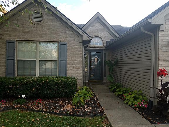 2nd image of 712 Woodhaven Pl