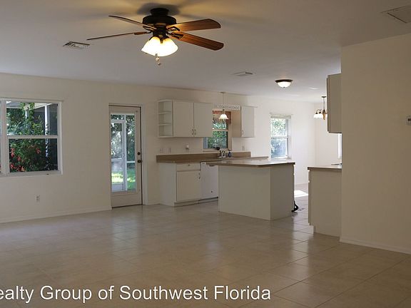3rd image of 23493 Olde Meadowbrook Cir