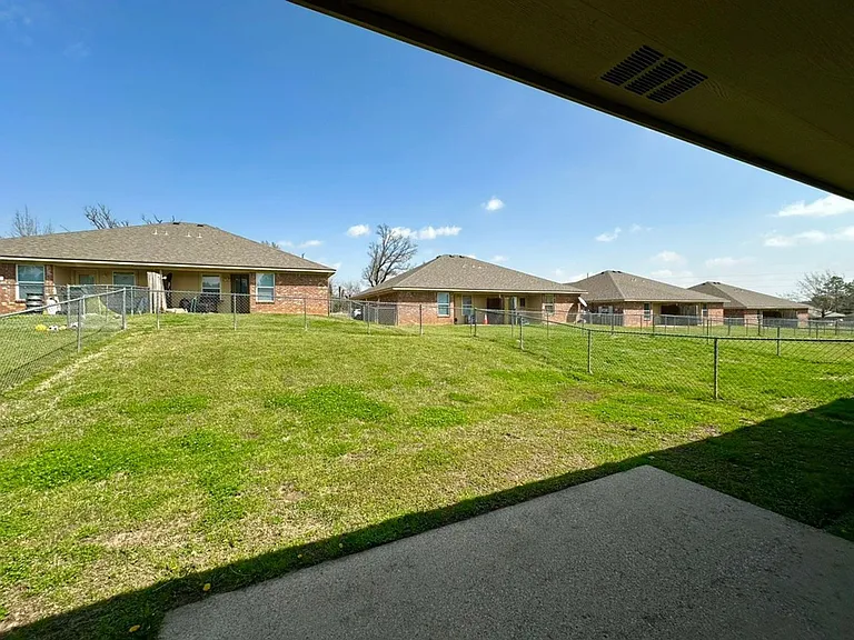 8720 Mansion Creek Cir — Photo 35