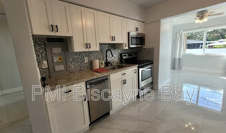 7380 SW 35th St — Photo 7