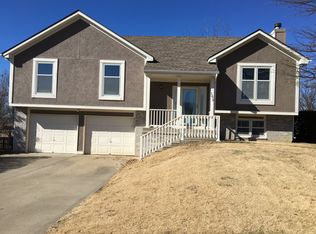1372 Wildbriar Dr, Liberty, MO 64068