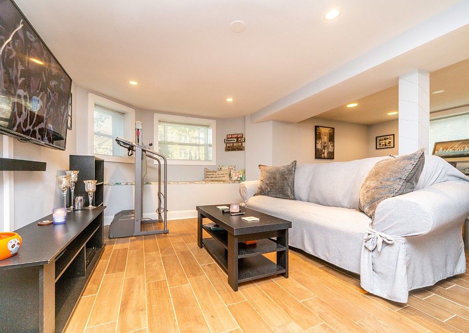1st image of 4809 N Paulina St #G
