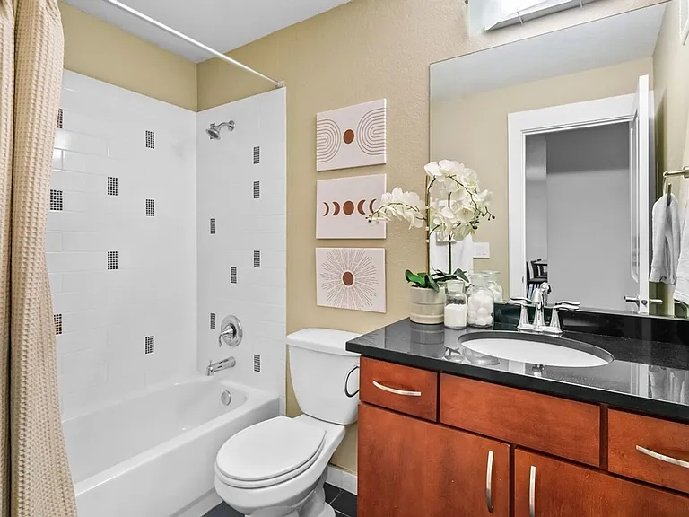 840 NE 125th St #103 — Photo 17