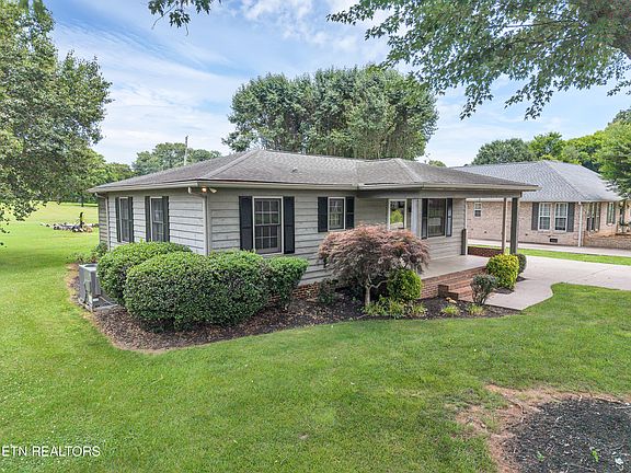 3rd image of 310 Barbara Ln