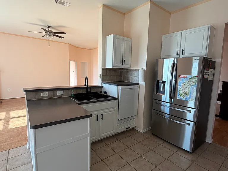 417 Hardwicke Ln — Photo 4