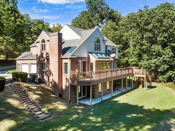 4th image of 1510 Highland Cir