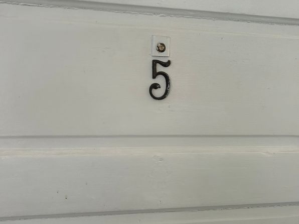 33 University Cir #5