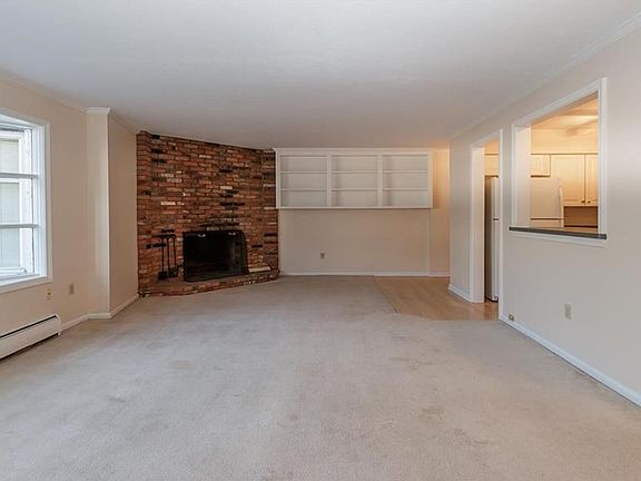 3rd image of 4 Meadowlawn Dr Unit 20