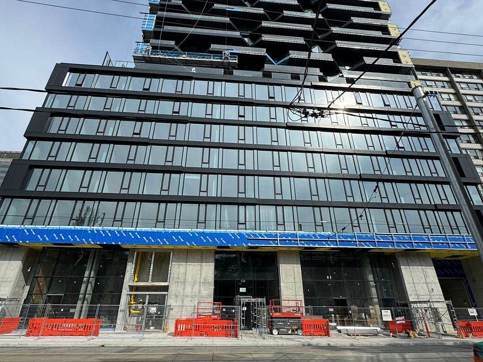 1st image of 195 McCaul St #414