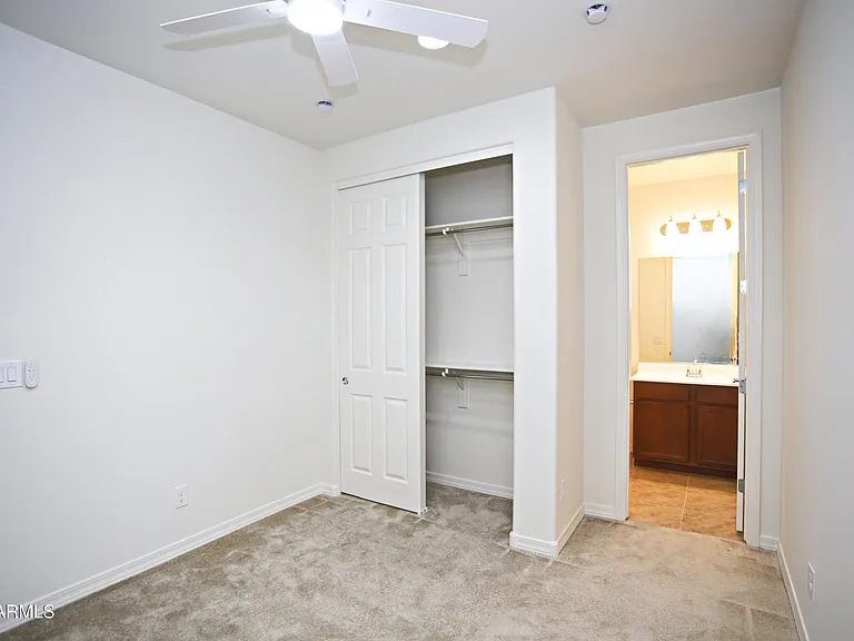 879 W Finch Dr — Photo 41