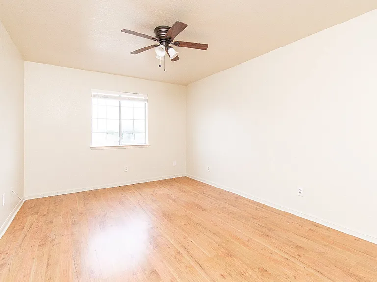 405 Deloris Dr — Photo 14