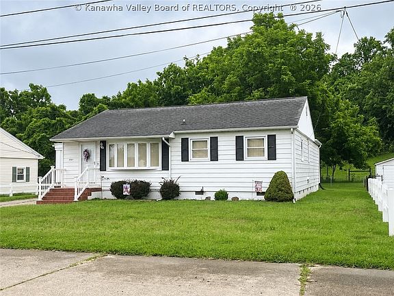 2nd image of 1207 Meadowbrook Dr