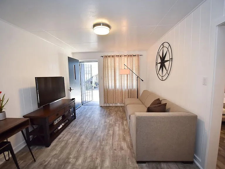 938D Kapahulu Ave — Photo 11