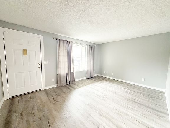 3rd image of 2508-2512 Crystal Springs Rd W #11536072