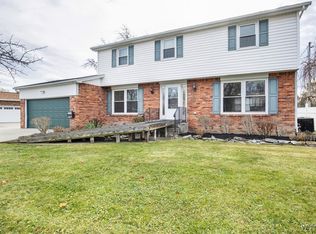 632 Cottonwood Dr, Williamsville, NY 14221