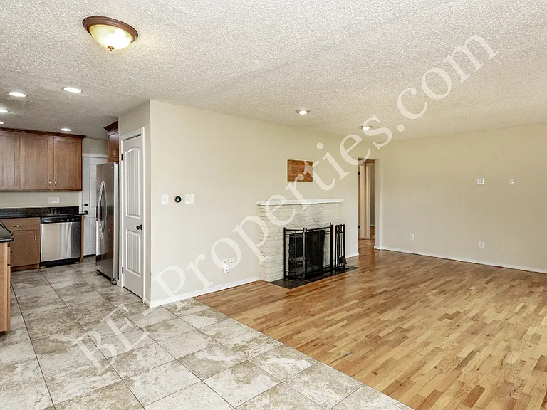 1840 N Shirley St — Photo 9