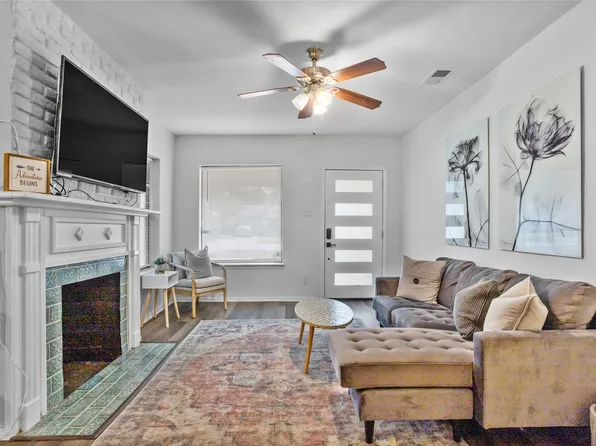 4040 Carolyn Rd, Fort Worth, TX 76109