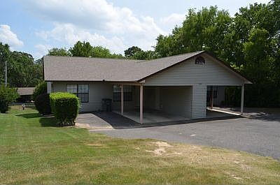 1st image of 1939 Lakeshore Dr #B