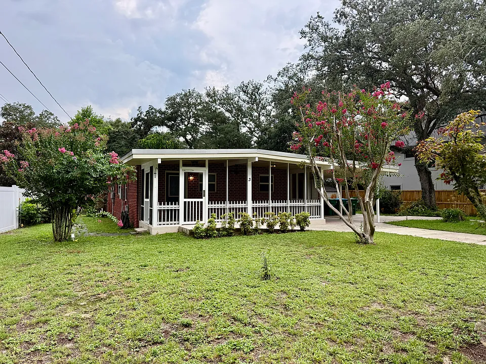 3 Driftwood Ave
