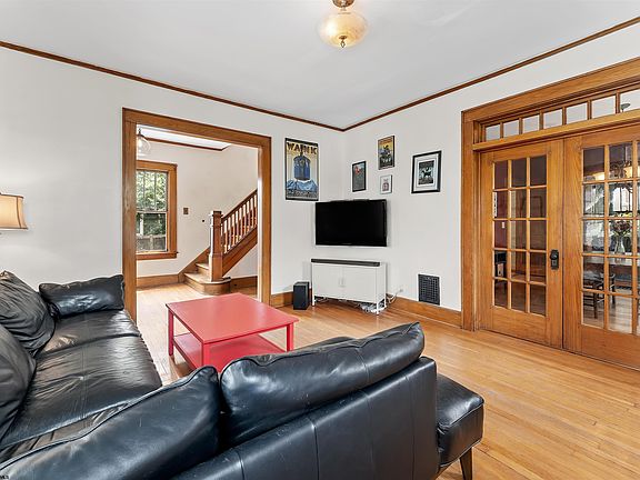3rd image of 46 Maple Ave