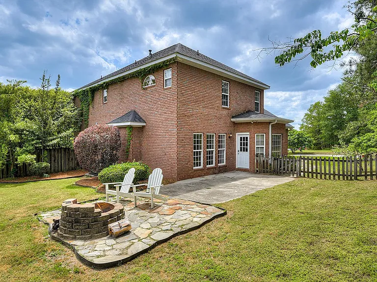 5755 Carriage Hills Dr — Photo 43