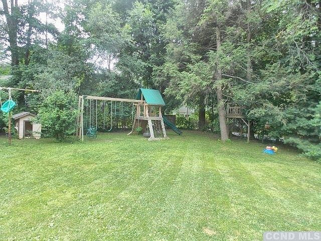 2nd image of 64 Garden St