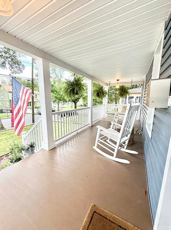 3 bed, 2.0 bath, $4,950 — Photo 2