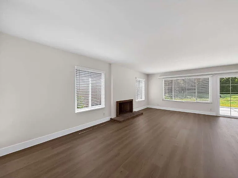 21909 Huron Ln — Photo 9