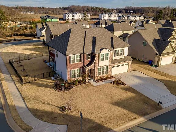 2nd image of 923 Beech Glen Dr