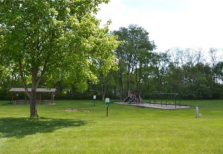 266 Clearbrook Ct — Photo 17