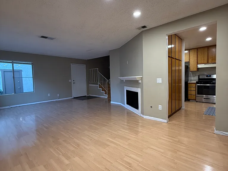 1224 S Cypress Ave #D — Photo 7
