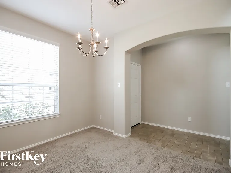 2526 Cold River Dr — Photo 5